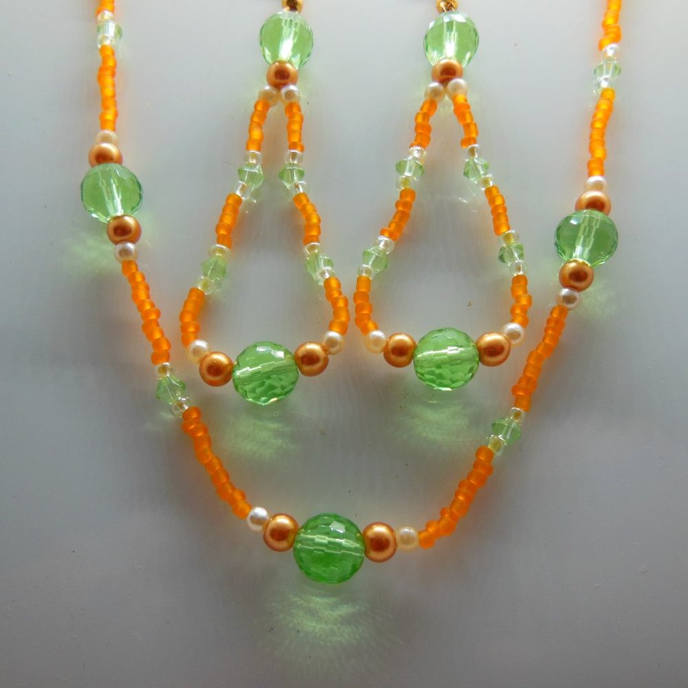 Handmade Set Earrings and Necklace - very delicate pattern